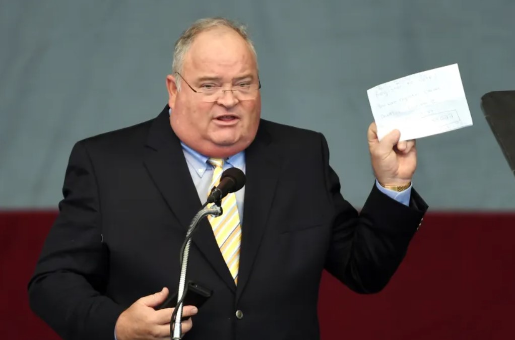 Far right protester interrupts Dorsey hearing. Auctioneer turned congressman drones her out